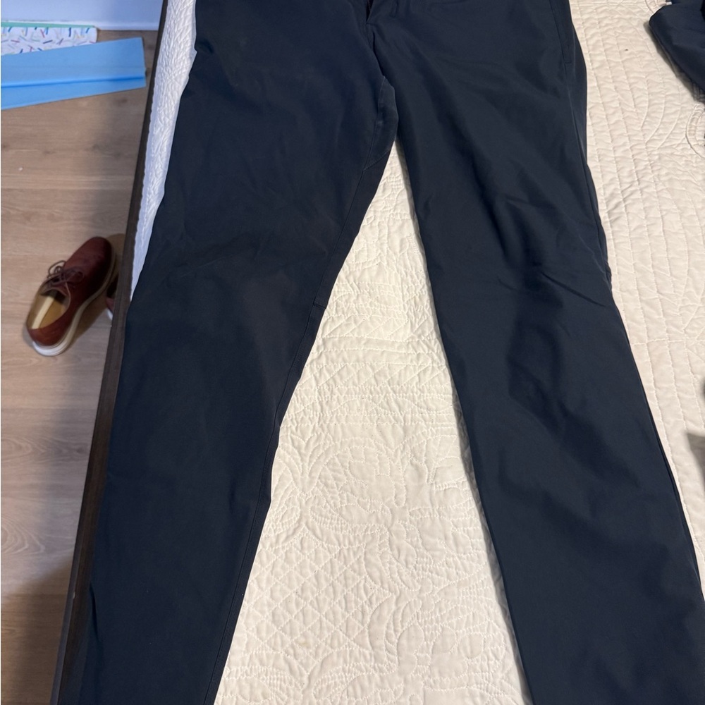 Men’s lululemon ABC pants navy